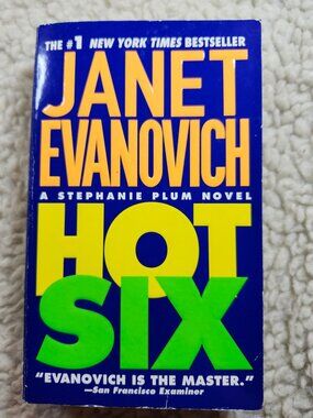 Janet Evanovich Hot Six Paperback 2001 St Martins Paperbacks Novel Mystery